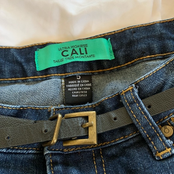 High Waisted Urban Denim Shorts with Free Belt! - Picture 5 of 8